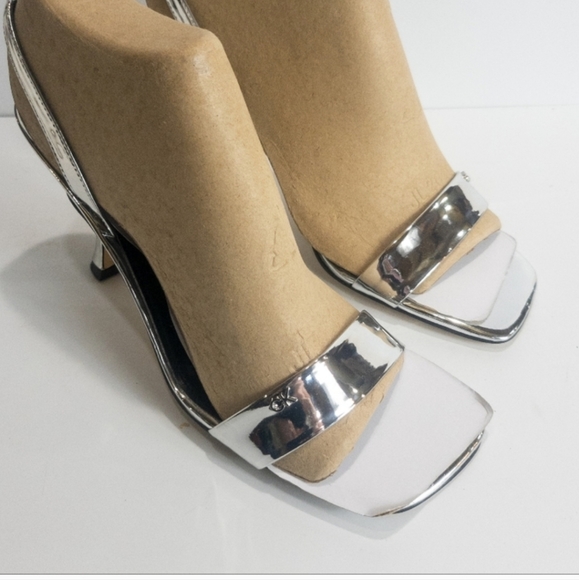 Sandals - Picture 5 of 6